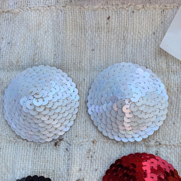 Agent Provocateur Iridescent White Pair of Sequin Nipple Pasties - Picture 3 of 12